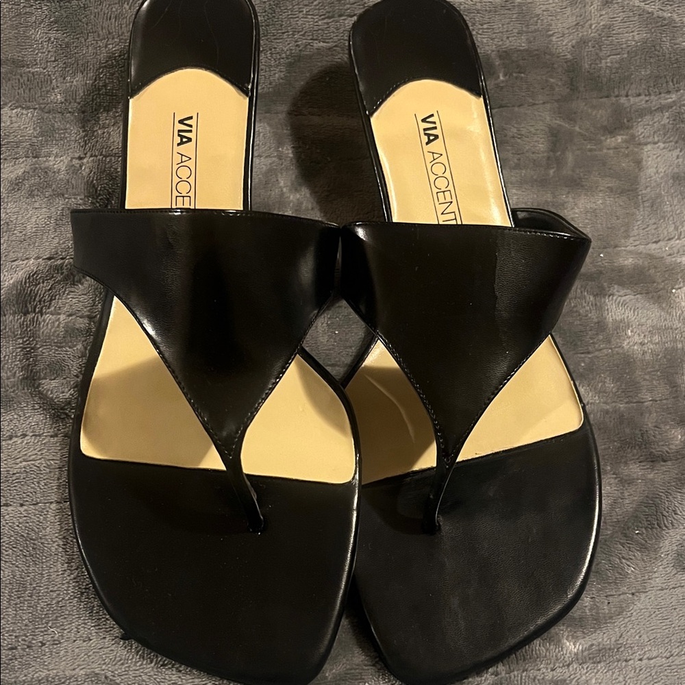 Via Accent Black Women's Sandals